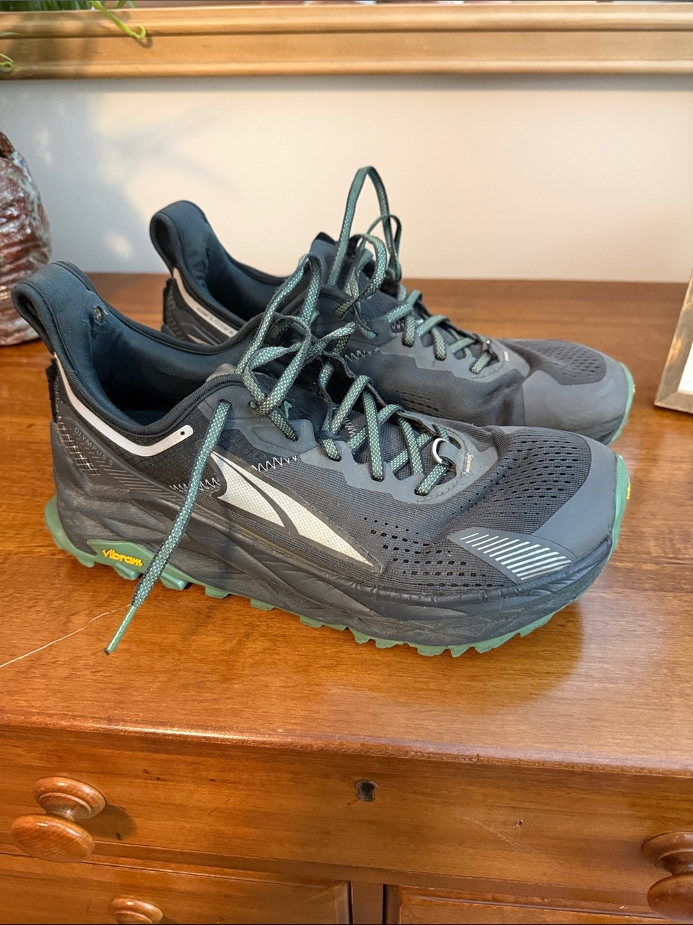 Altra Men’s Trail Running Shoes in Charcoal with Green Outsole